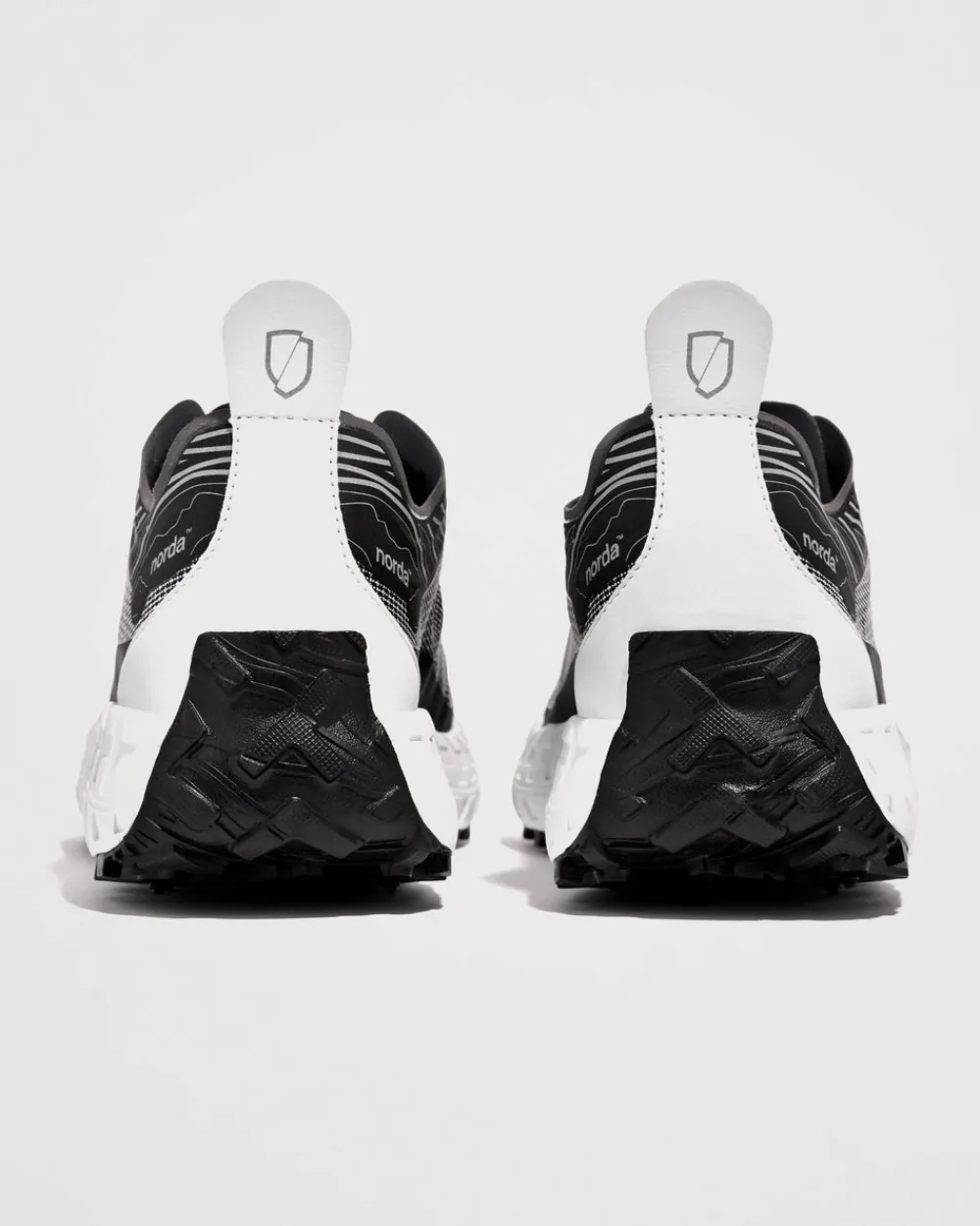 Norda Run 001 Black & White Woven Best