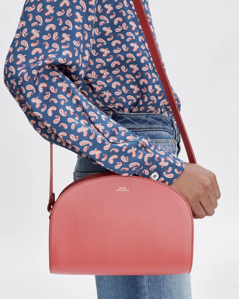 A.P.C. Sac Demi Lune Cherry Hot