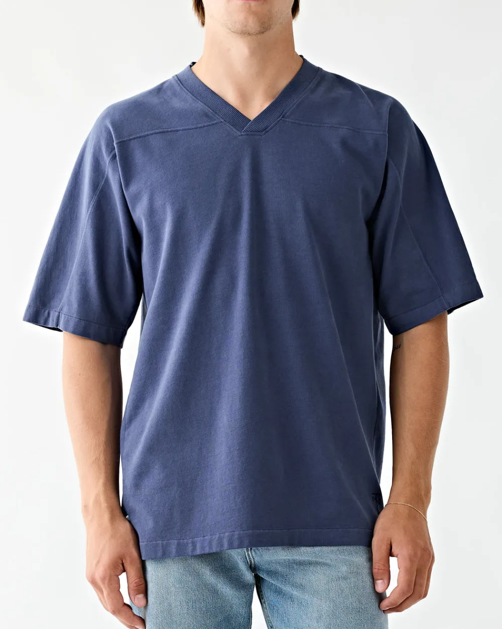 Tenue. Varsity V-Neck T-Shirt Ink Fashion