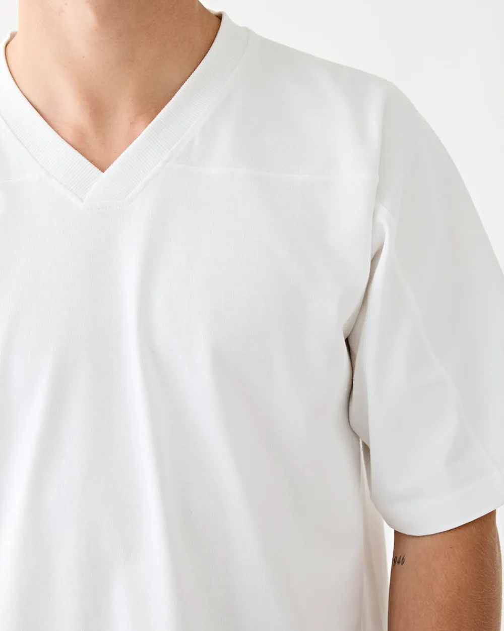 Tenue. Varsity V-Neck T-Shirt Optic White Online